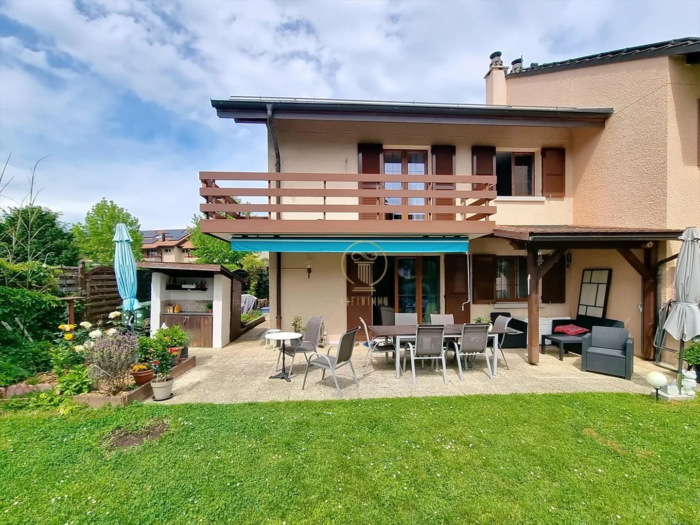 RENENS, OGGETTO RARO! Villa a schiera non soggetta a una PPE di 5,5 p. con ampio spazio giardino. - Foto 1 di 13
