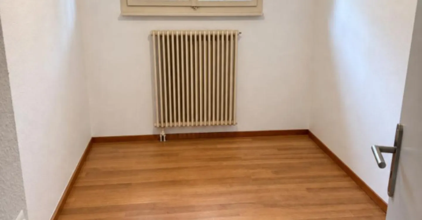 Spacious Duplex with Garden - Photo 2 of 10