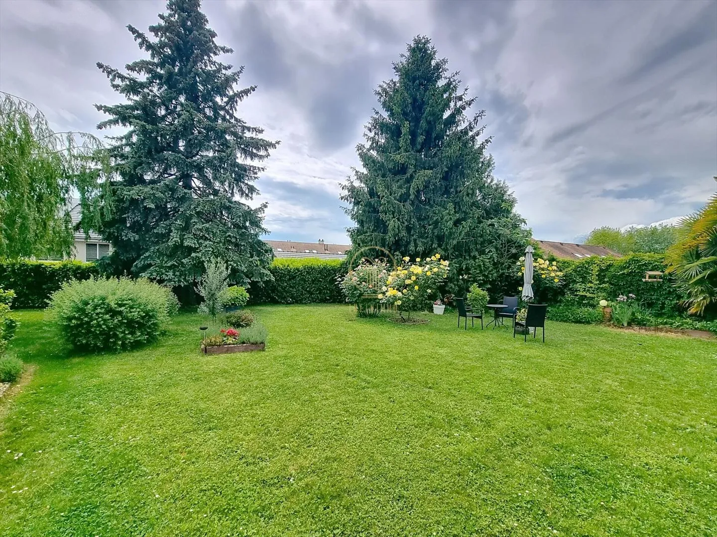 RENENS, OGGETTO RARO! Villa a schiera non soggetta a una PPE di 5,5 p. con ampio spazio giardino. - Foto 3 di 13