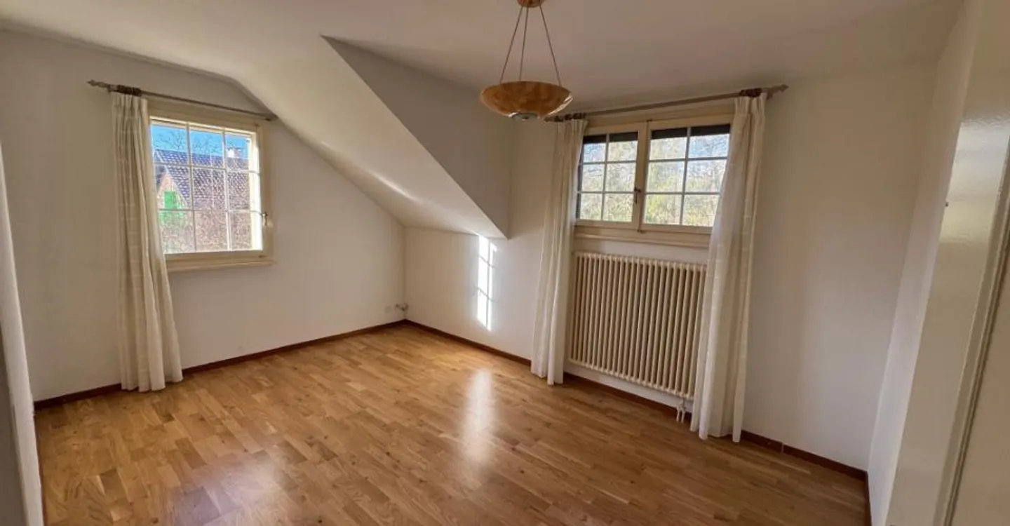 Spacious Duplex with Garden - Photo 6 of 10