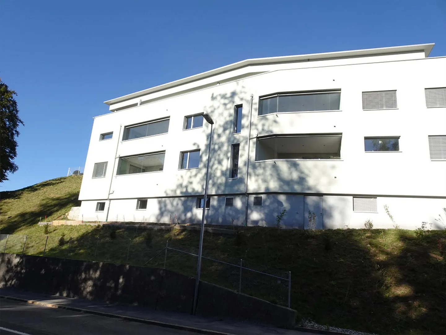 Appartement haut de gamme incluant 2 places de garage et charges - Photo 2 sur 26