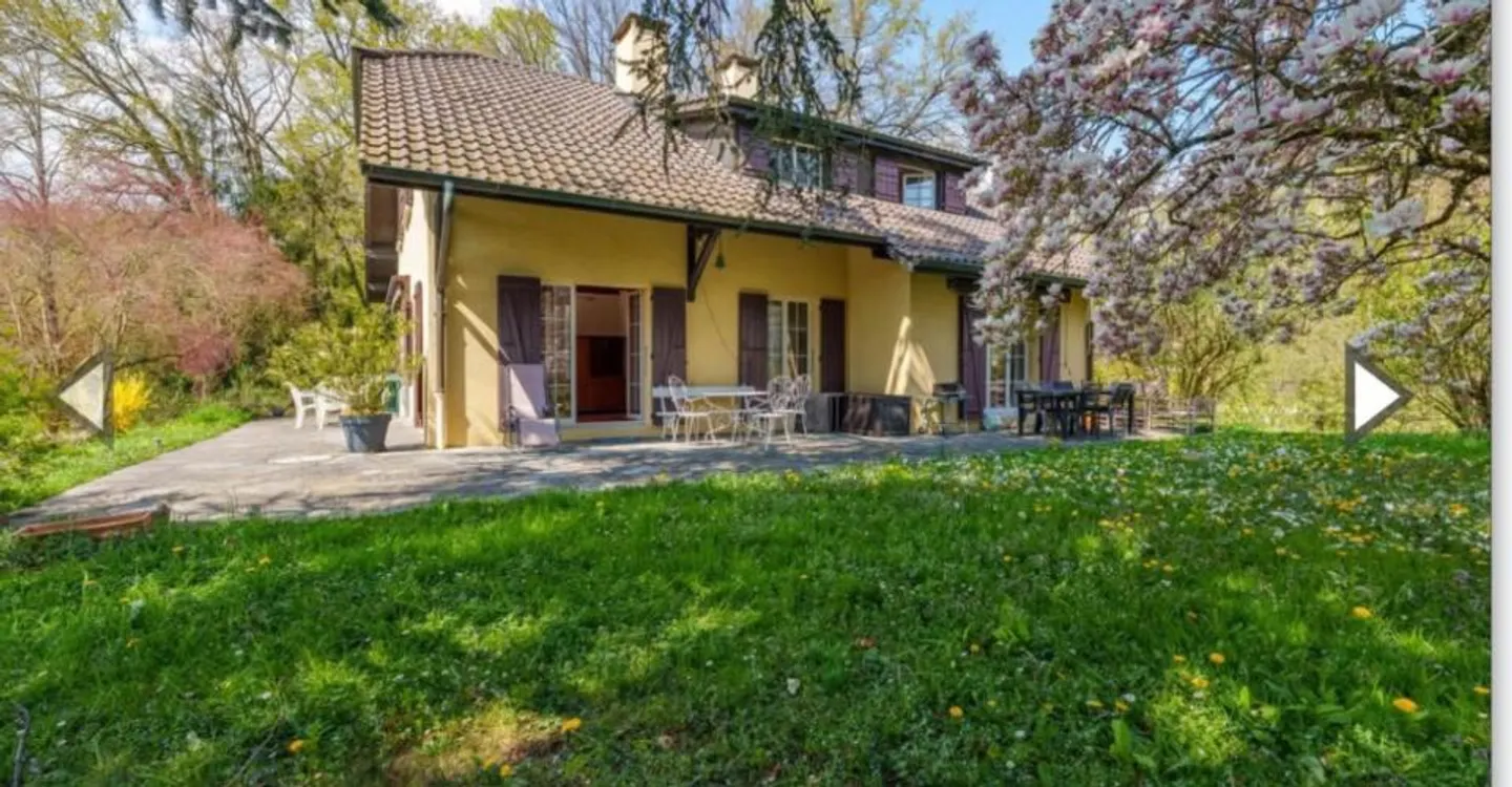 Spacious Duplex with Garden - Photo 8 of 10