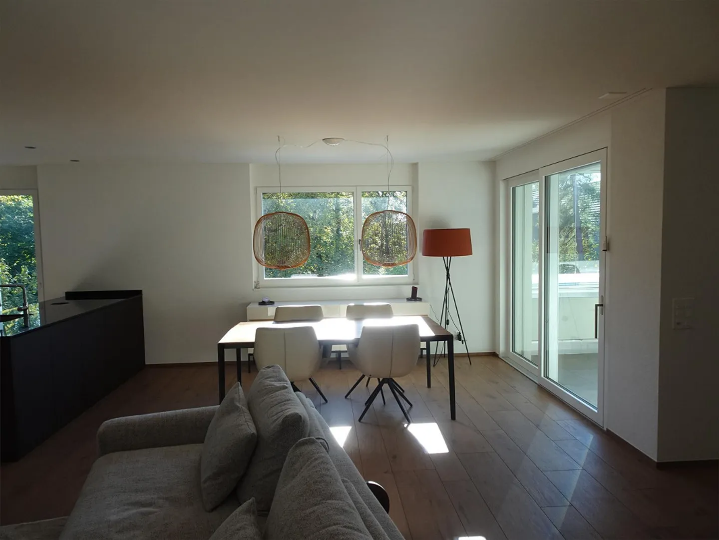 Appartement haut de gamme incluant 2 places de garage et charges - Photo 3 sur 26