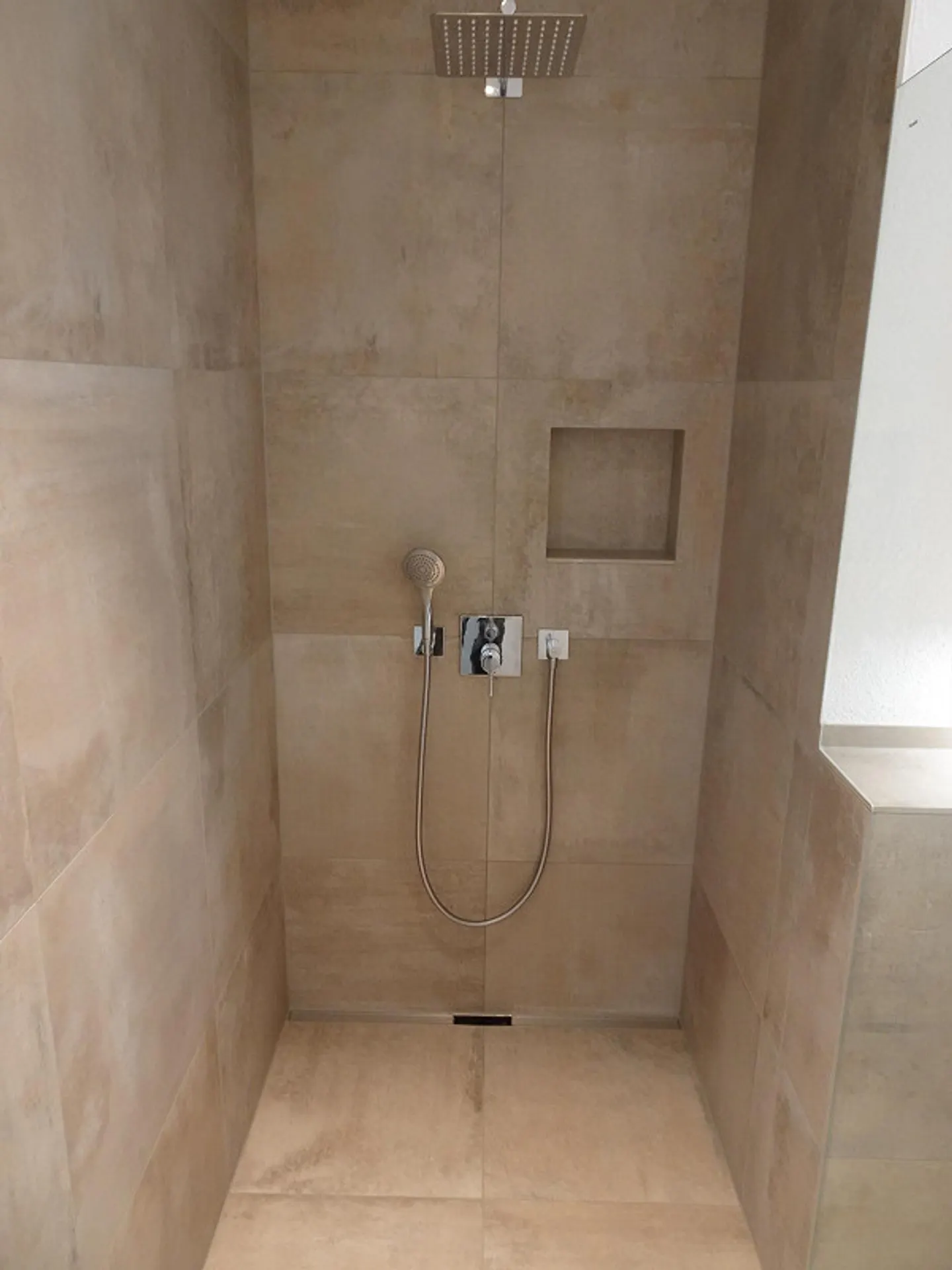 Appartement haut de gamme incluant 2 places de garage et charges - Photo 11 sur 26