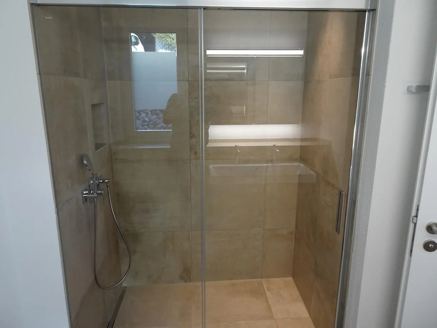 Appartement haut de gamme incluant 2 places de garage et charges - Photo 18 sur 26