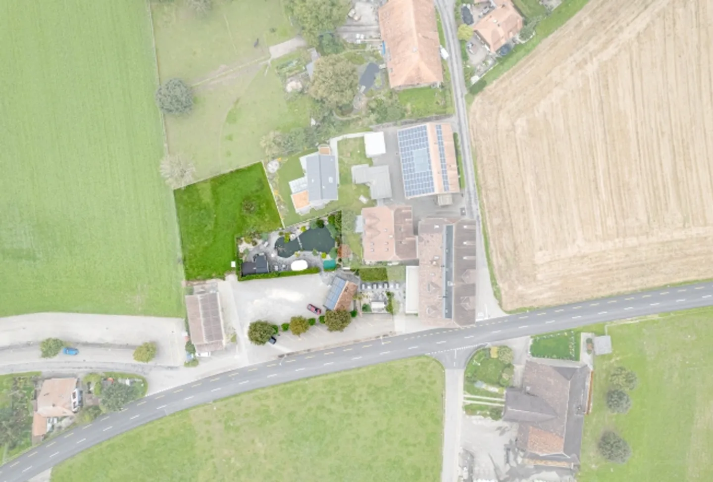 «ATTRAKTIVES ENTWICKLUNGSPOTENZIAL AUF 3'202 m²» - Foto 2 von 8