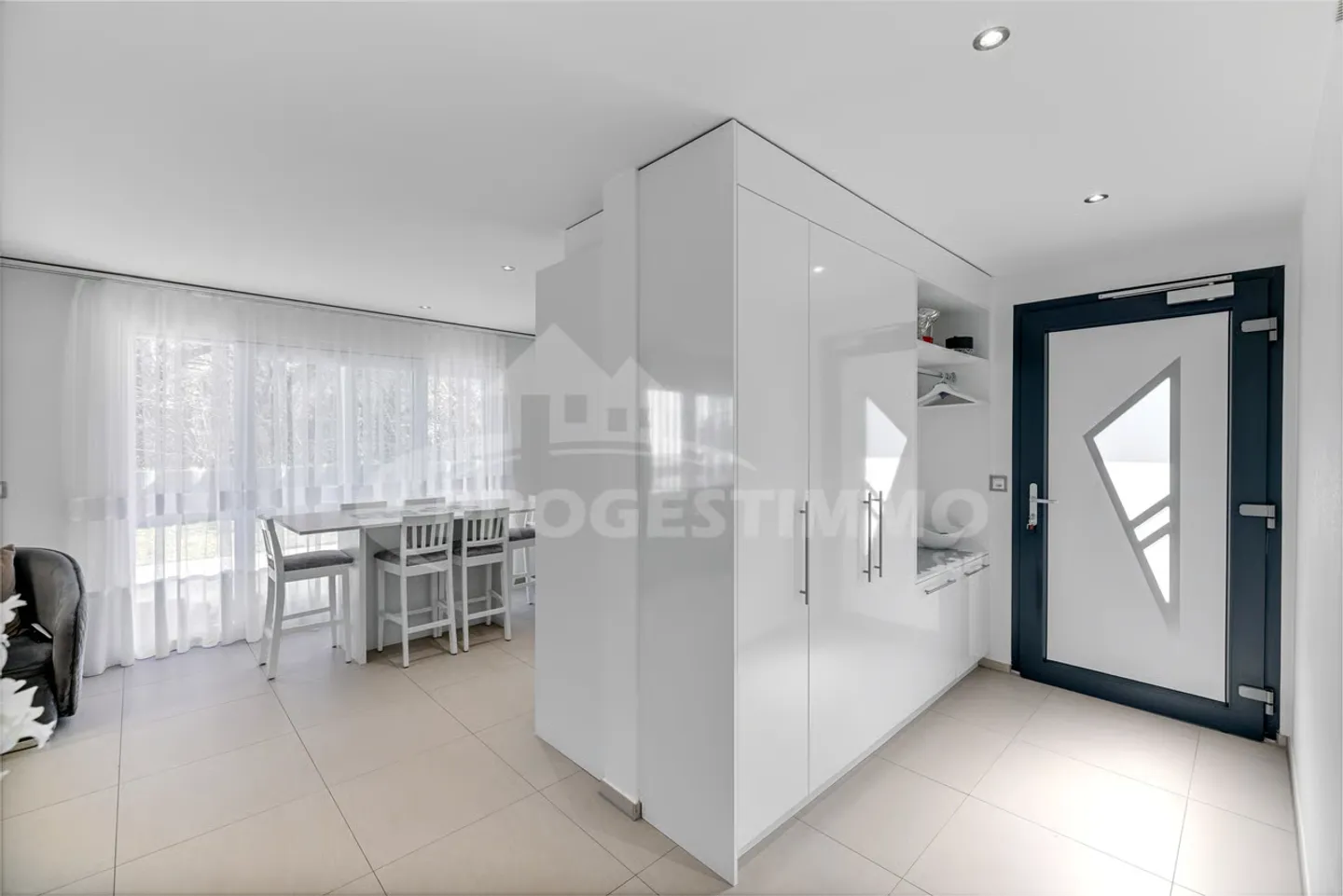 BELLE VILLA MODERNE DE DEUX LOGEMENTS - Photo 3 sur 12