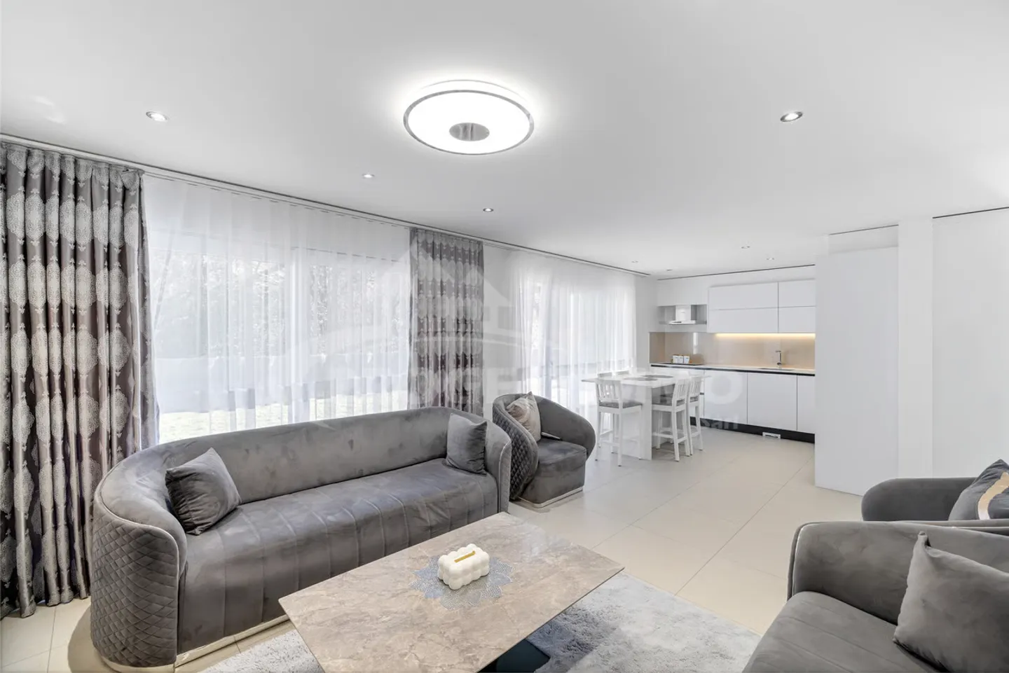 BELLE VILLA MODERNE DE DEUX LOGEMENTS - Photo 4 sur 12