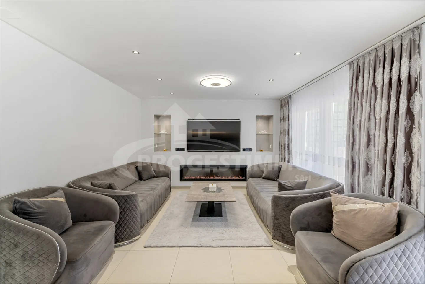 BELLE VILLA MODERNE DE DEUX LOGEMENTS - Photo 5 sur 12