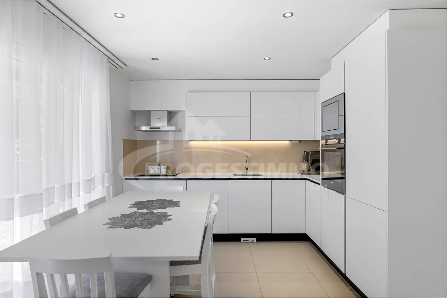 BELLE VILLA MODERNE DE DEUX LOGEMENTS - Photo 6 sur 12