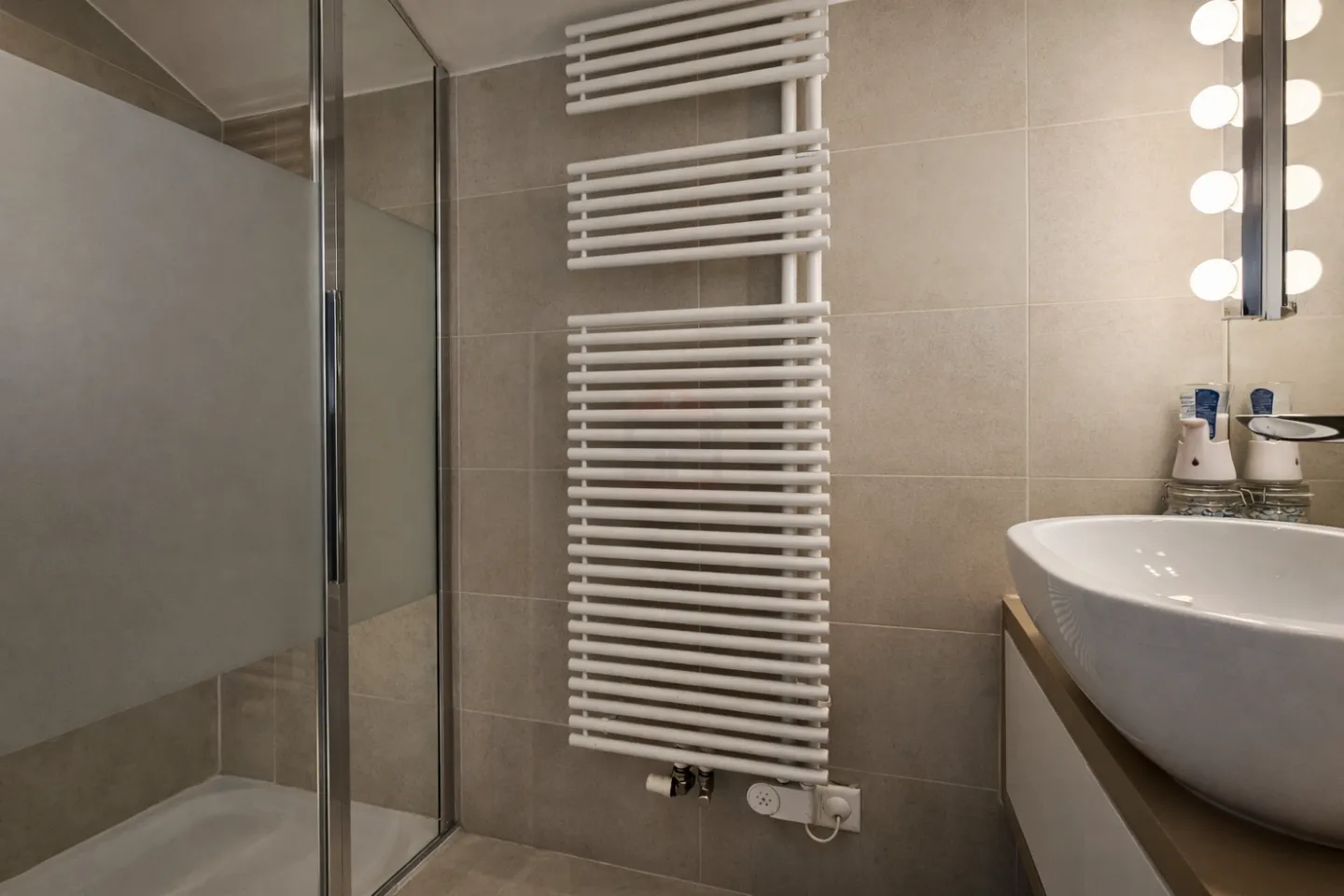 Charaktervolle, elegant renovierte Immobilie in exklusiver Lage - Foto 9 von 9