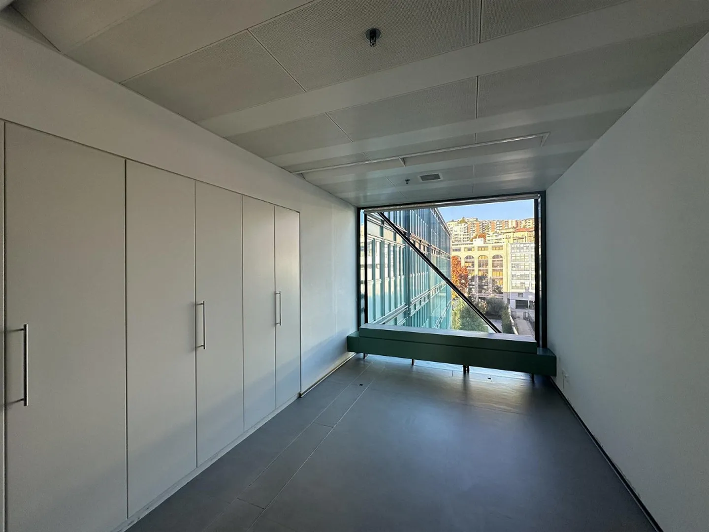 Office space for rent in a prestigious location in the center - Photo 1 of 5