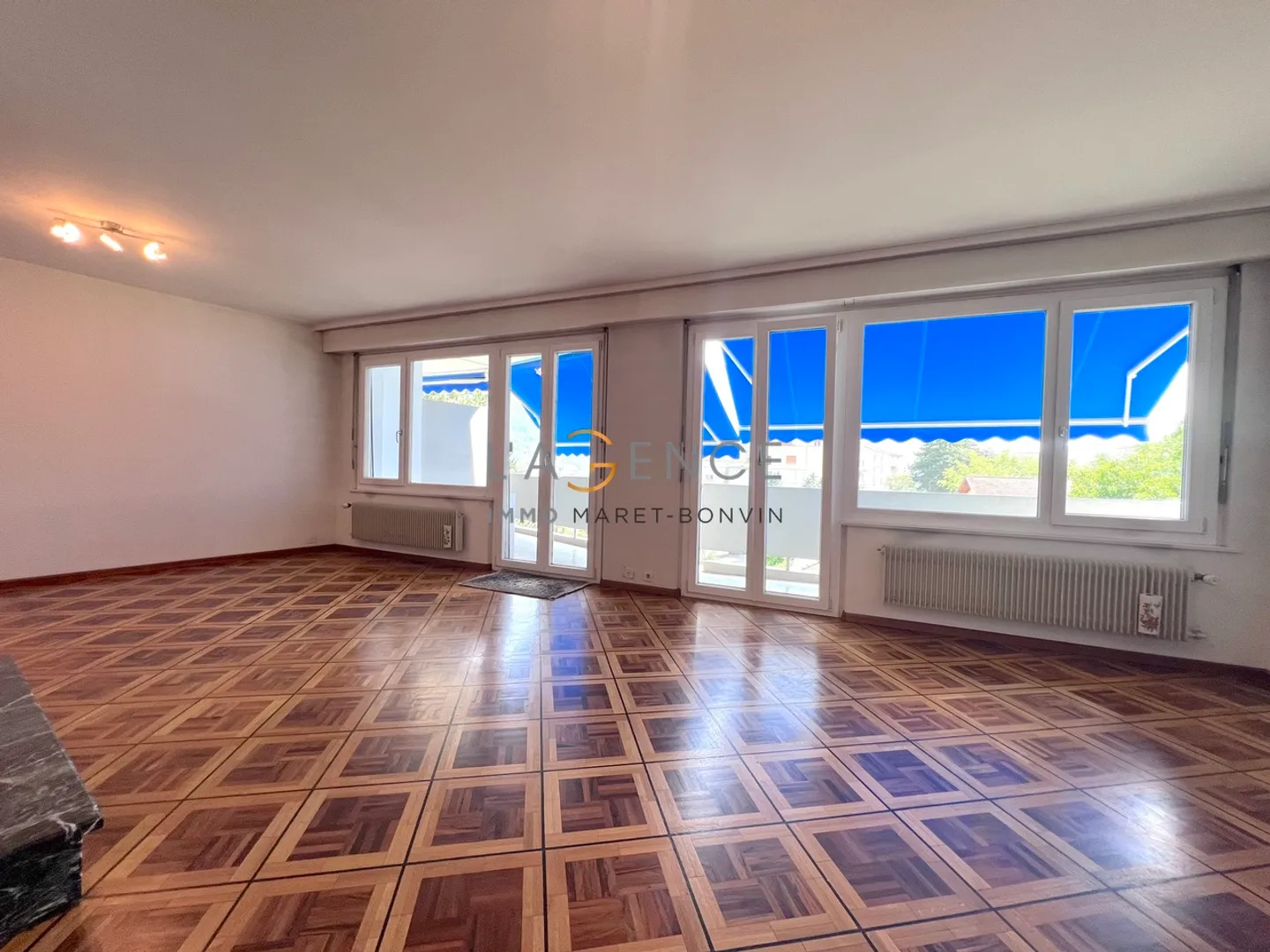 APPARTEMENT DE 3,5 PCES AVEC BALCON DE 23M2 - Photo 2 sur 7
