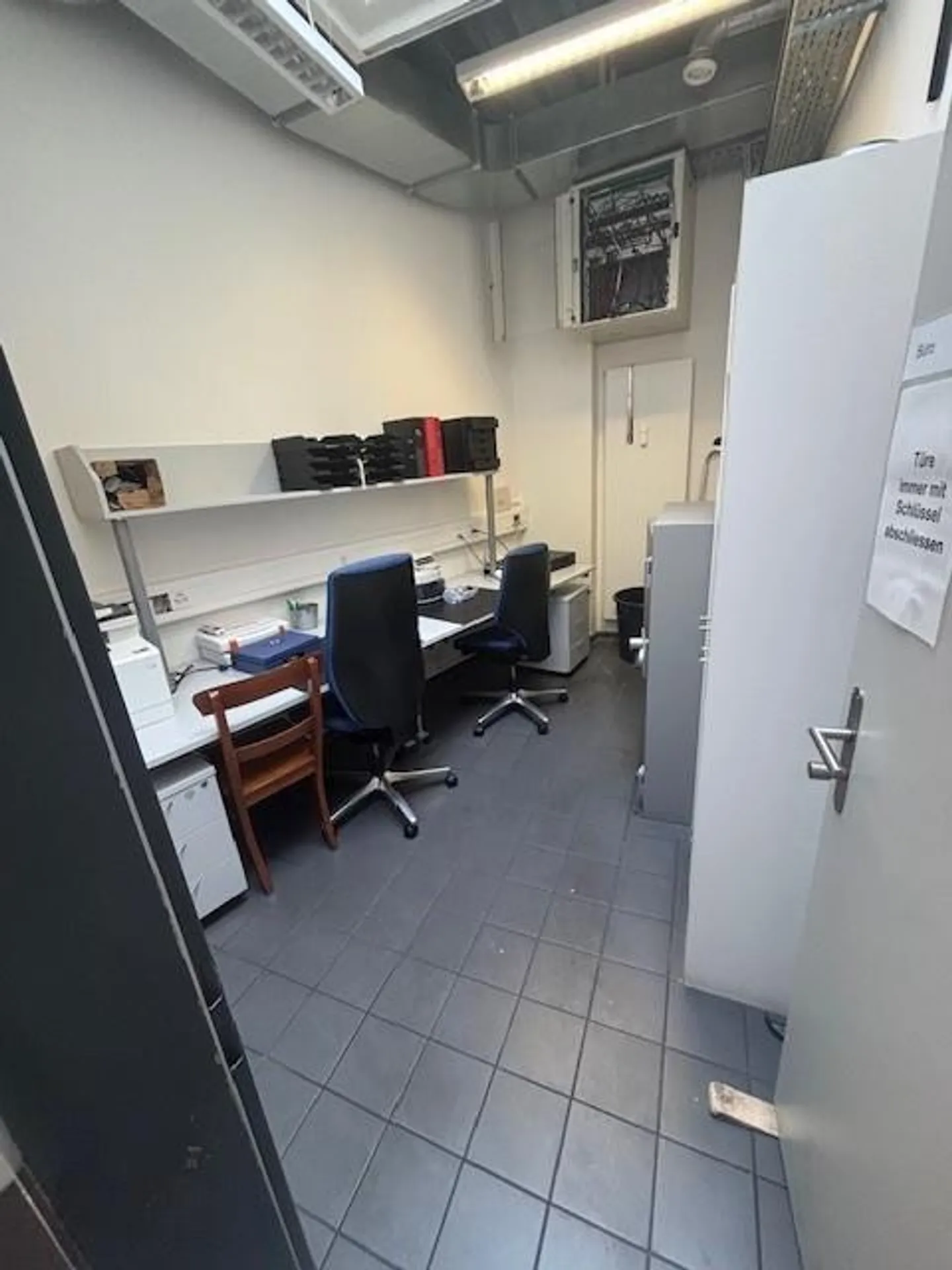 Restaurant à louer dans un emplacement central près de Schifflände - Photo 11 sur 12