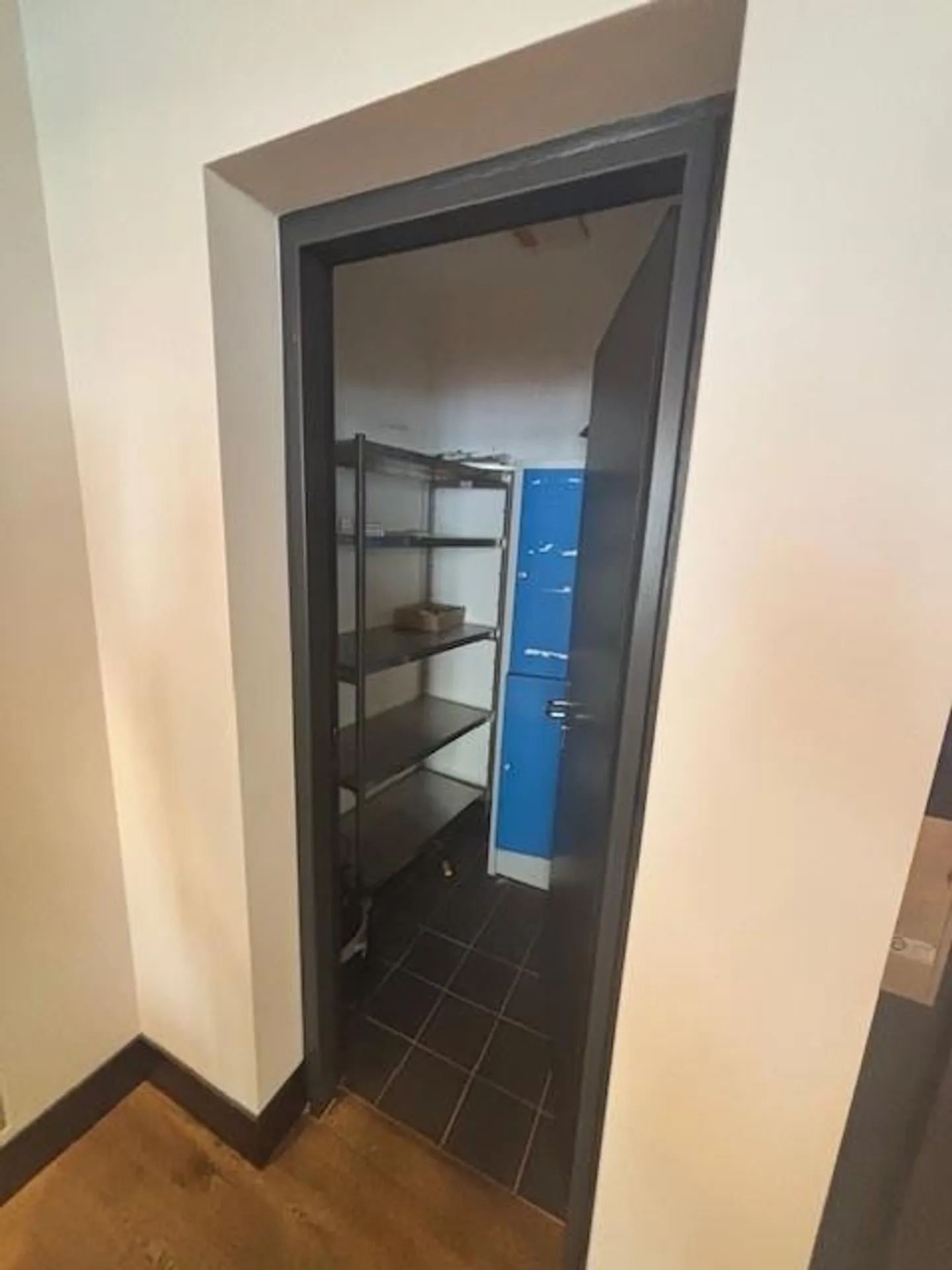 Restaurant à louer dans un emplacement central près de Schifflände - Photo 12 sur 12