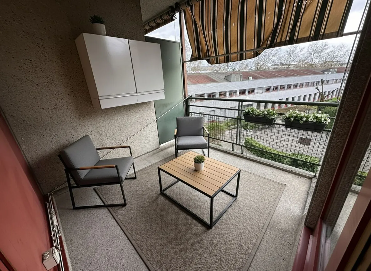 Bright 5-Room Apartment in Petit-Lancy - Photo 11 of 12