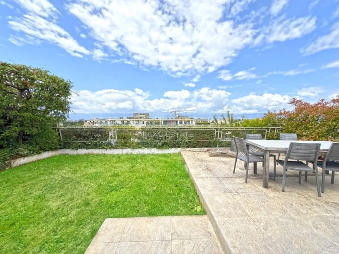 Magnificent exceptional apartment on the top floor with suspended garden - Photo 11 of 12