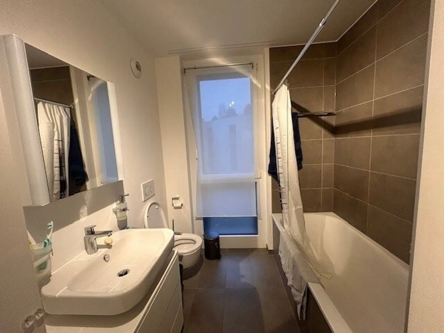 Appartamento al 2° piano con 3.5 stanze - Foto 4 di 7