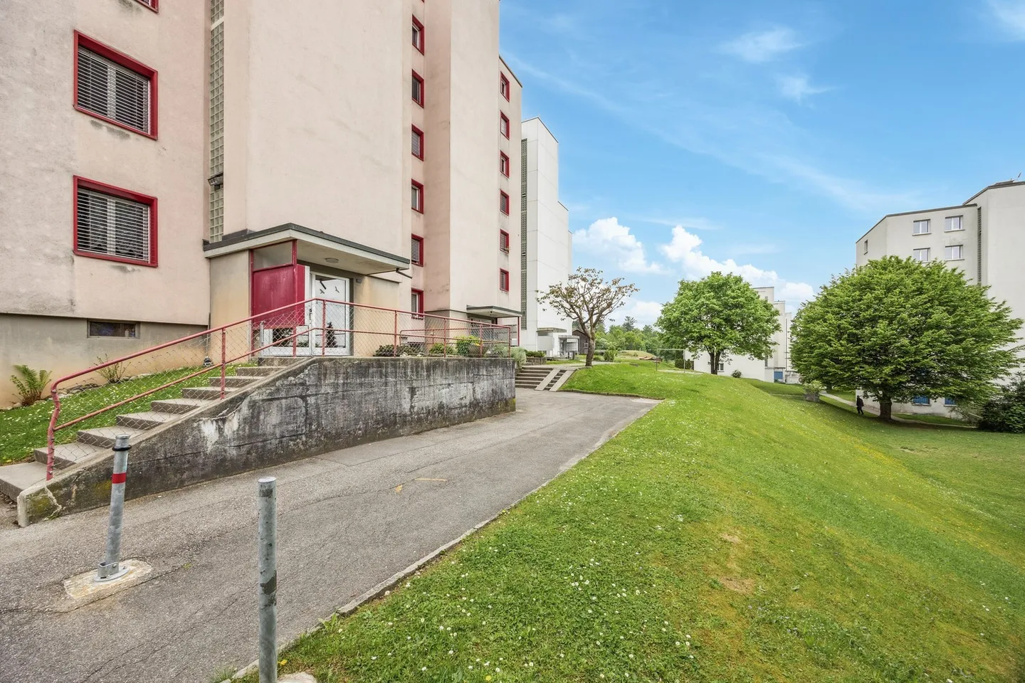 Beautiful apartment in green surroundings - Photo 3 of 10