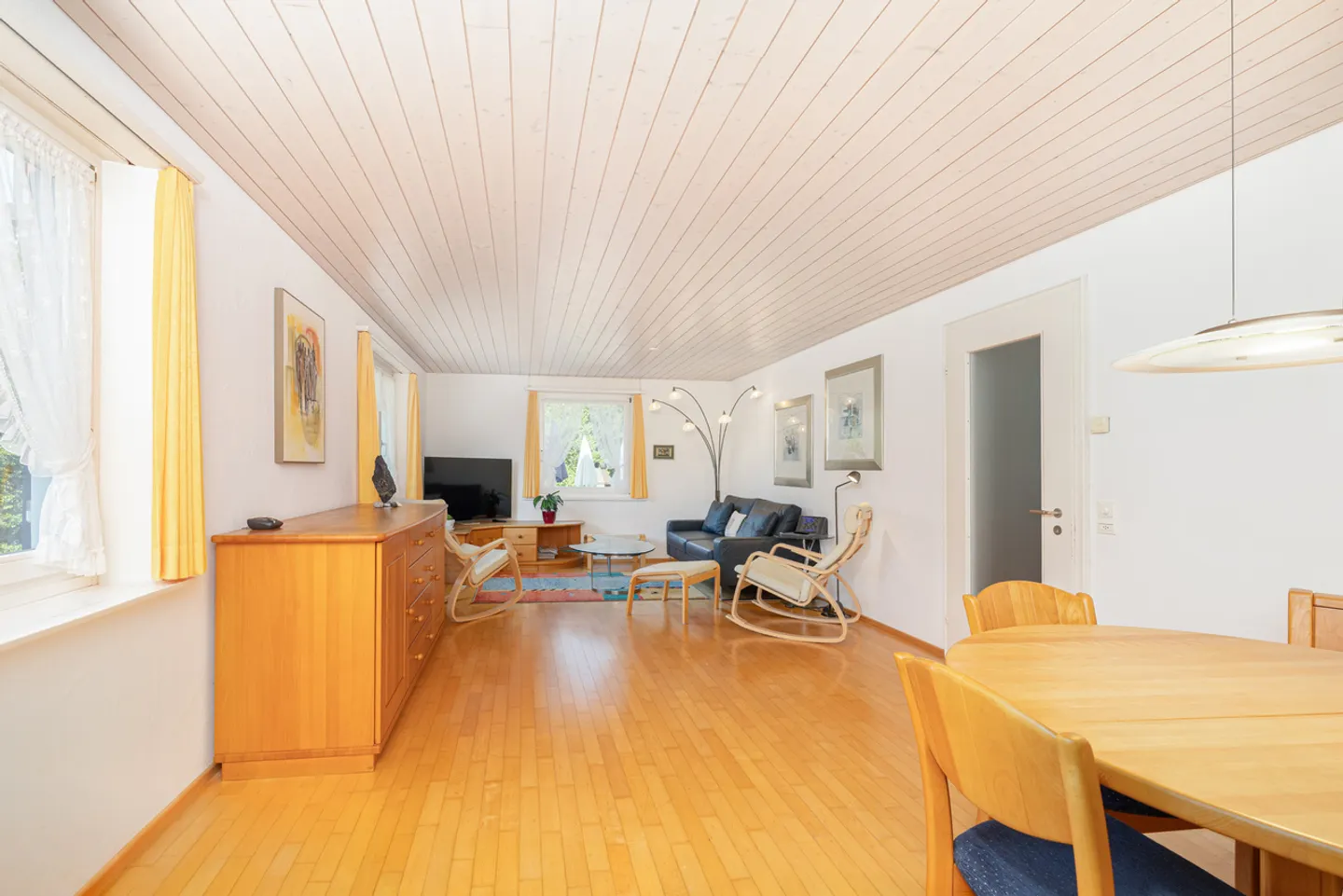 Charming Semi-Detached House - Photo 6 of 13