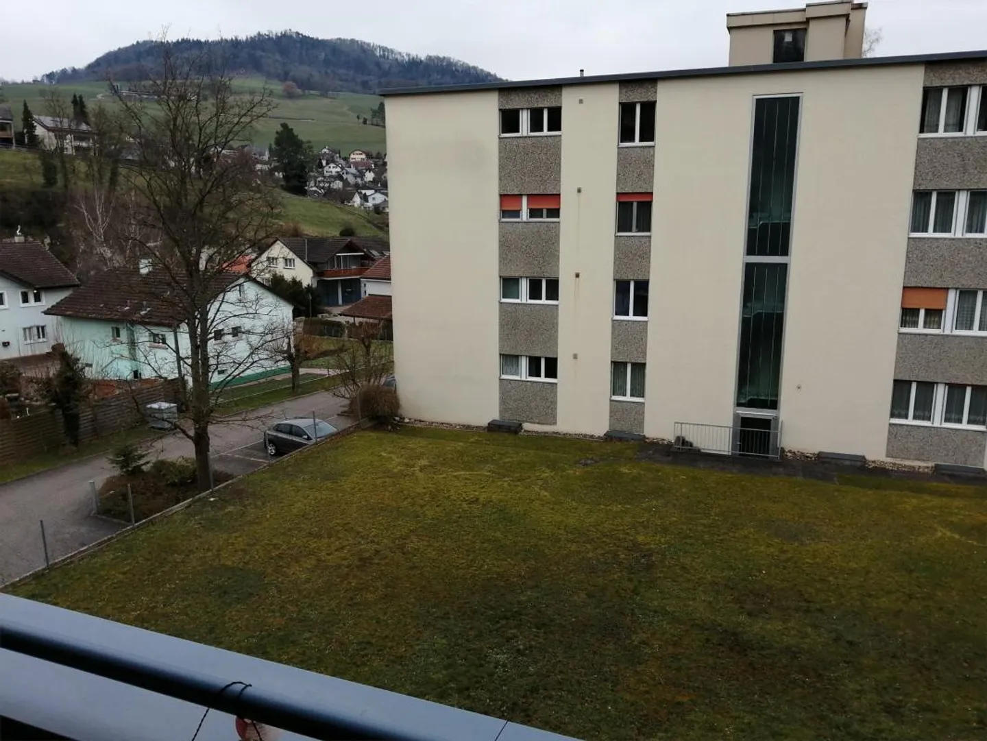 Appartamento luminoso e tranquillo di 3 stanze di 72 mq con vista sul verde - Foto 3 di 10