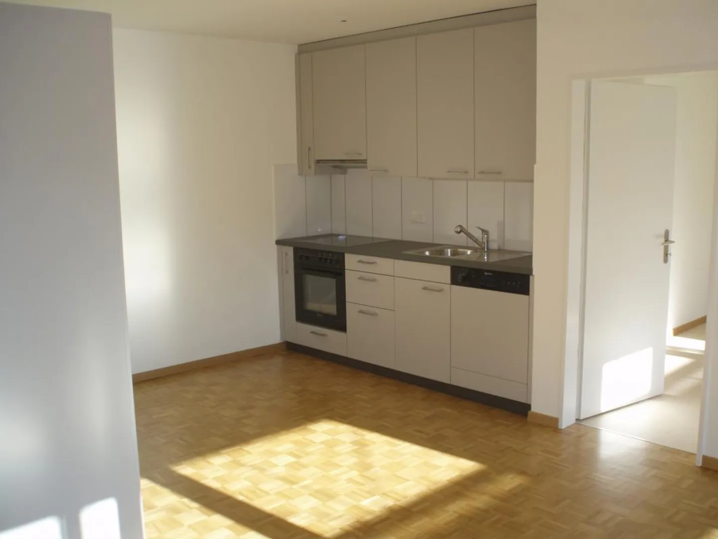 Appartamento luminoso e tranquillo di 3 stanze di 72 mq con vista sul verde - Foto 7 di 10