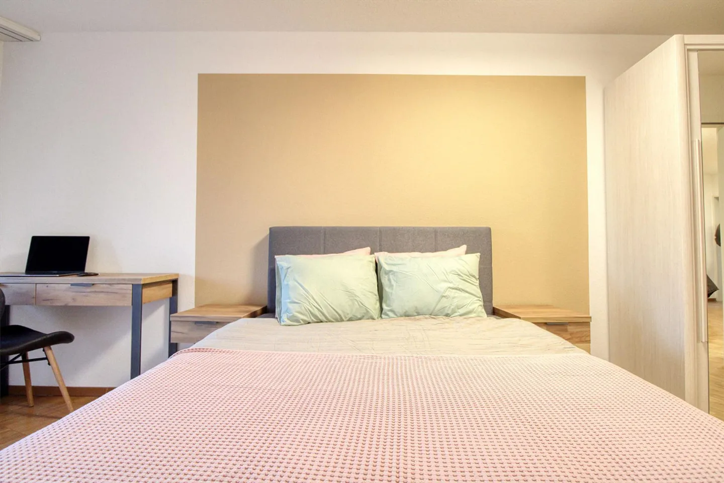 Beautiful rooms in the best location near Sihlcity - Photo 3 of 14
