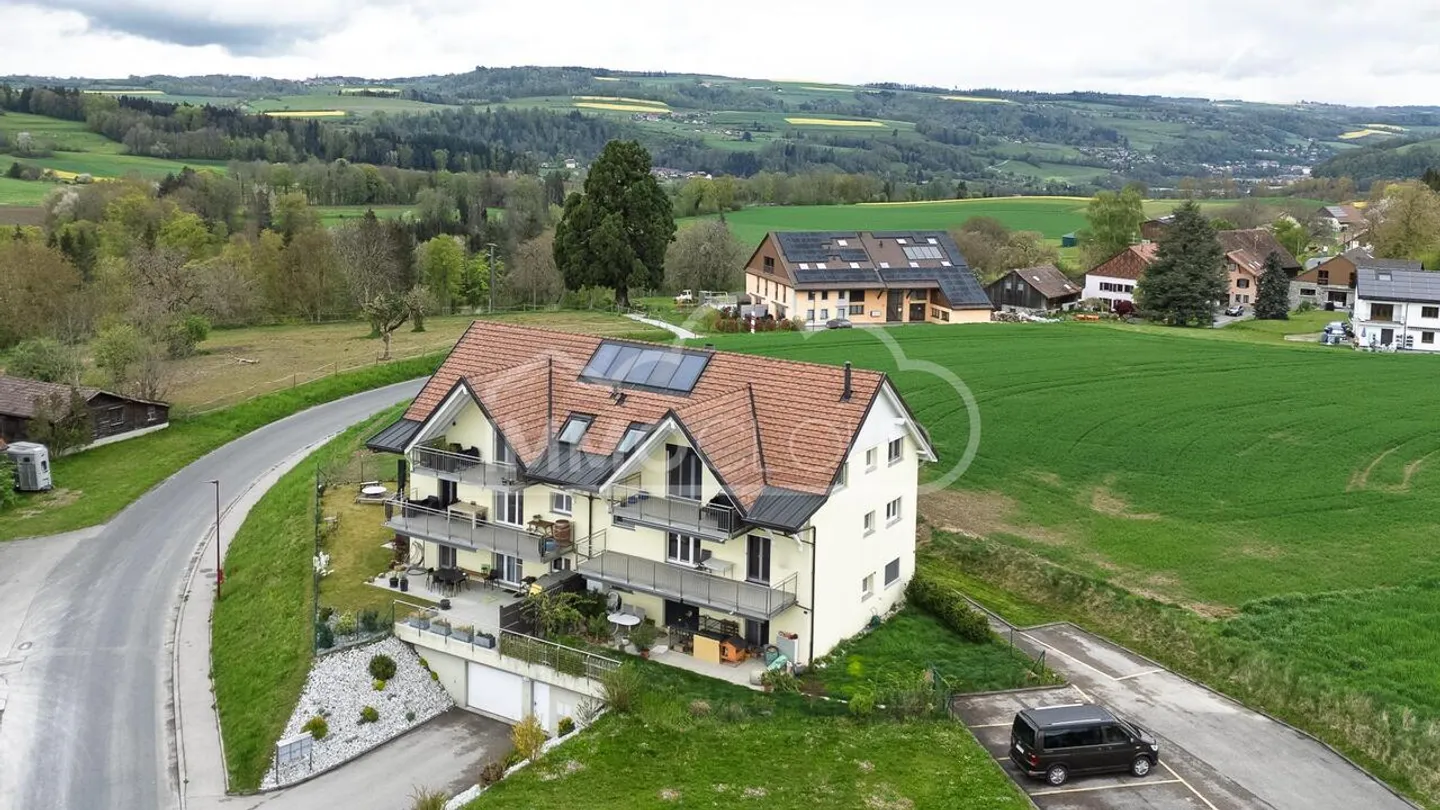 Grande balcone, vista e suite principale! - Foto 3 di 13