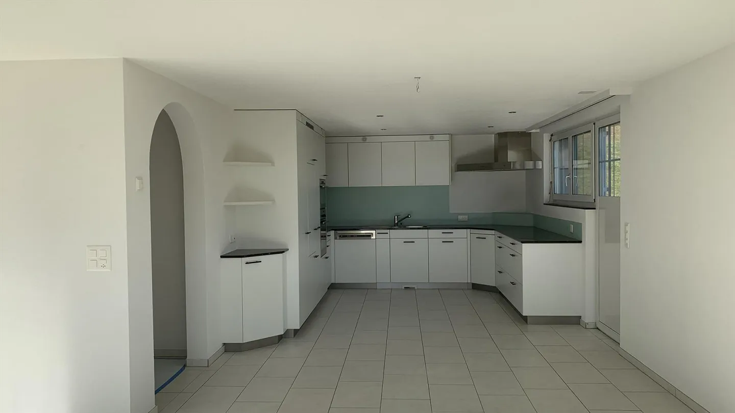 Appartamento luminoso e spazioso appena ristrutturato - Foto 1 di 14