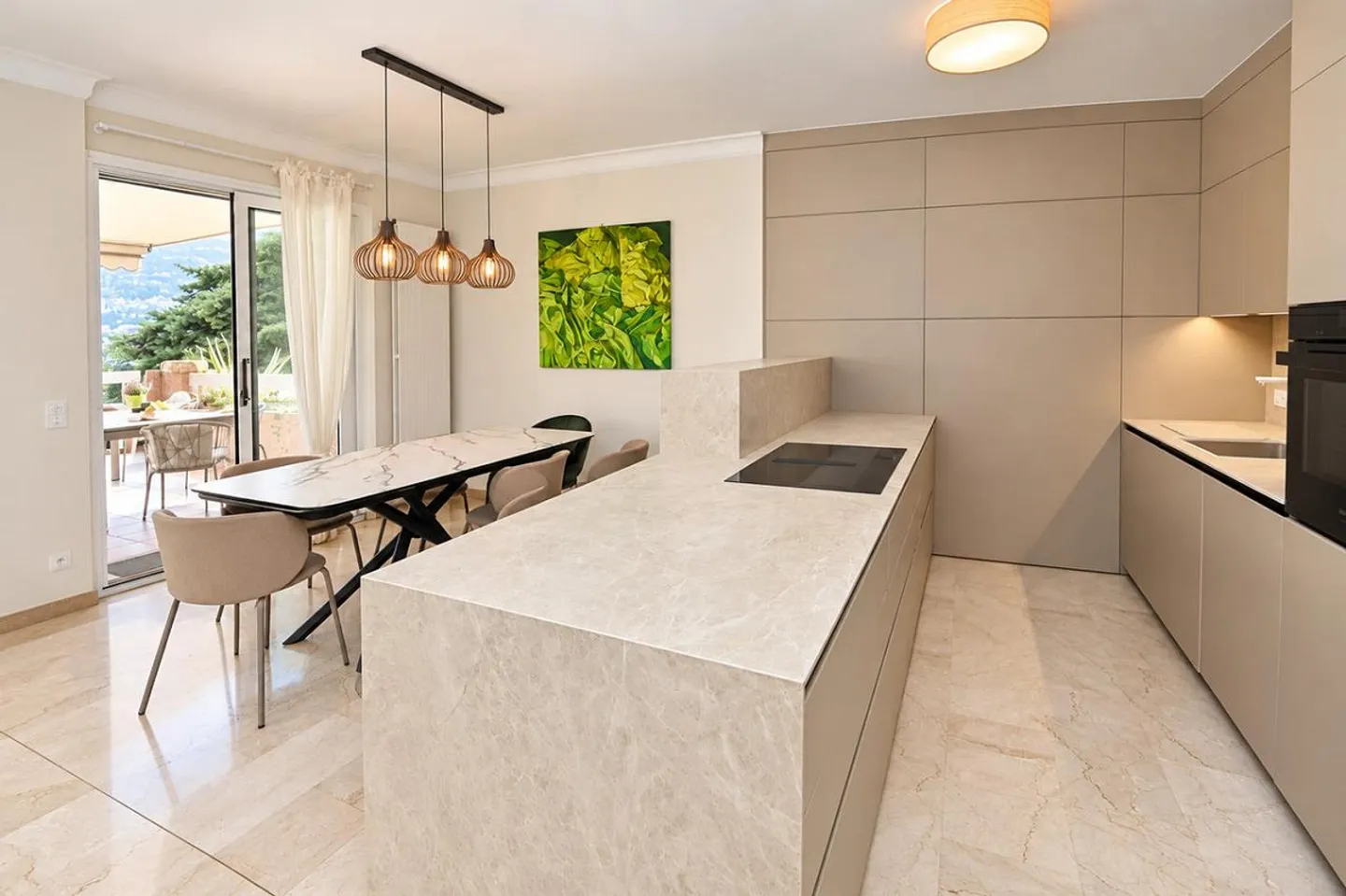 Penthouse with Lake View - Photo 10 of 25
