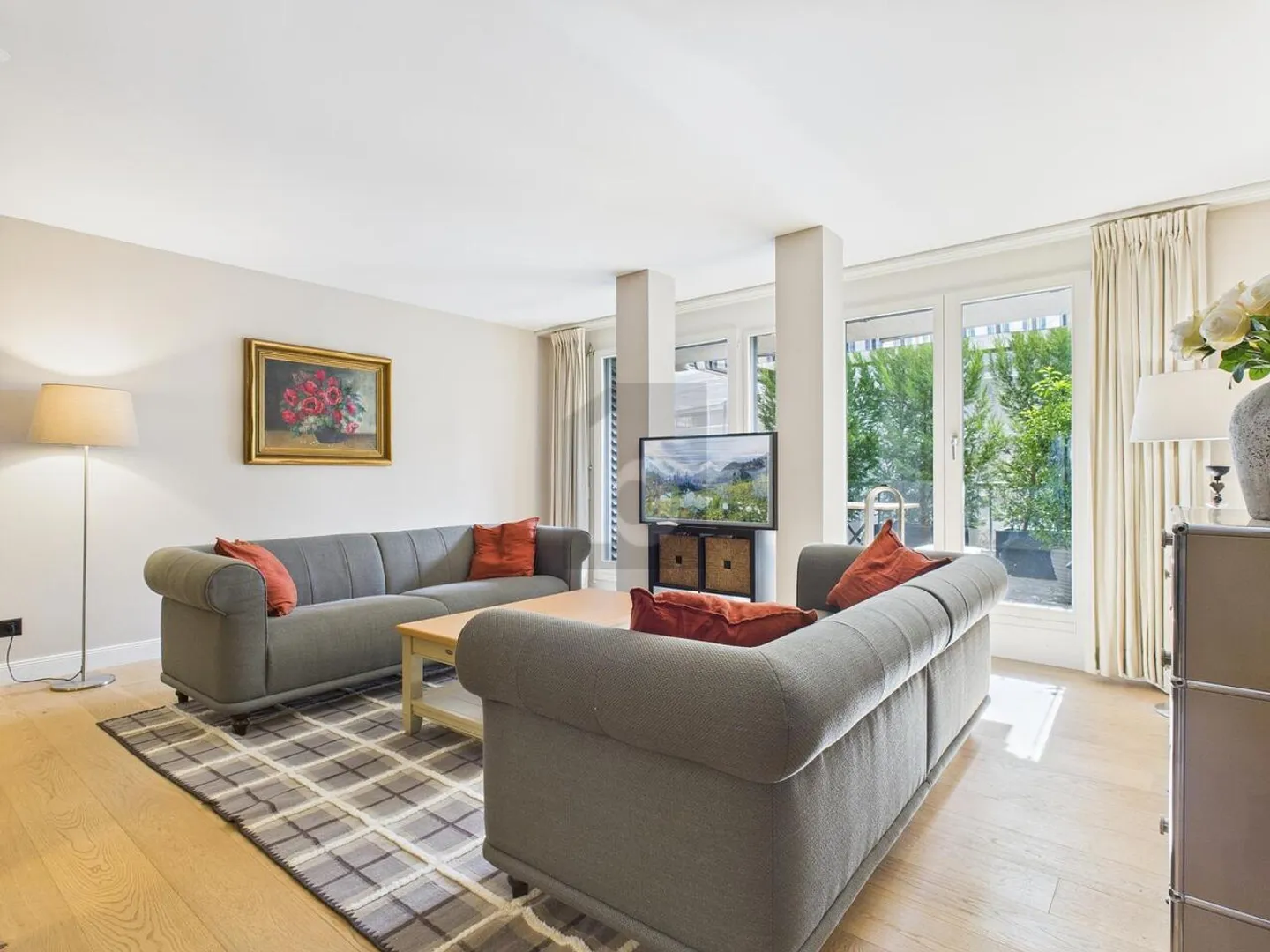 HIGH-QUALITY FURNISHED, IN A CENTRAL LOCATION - Photo 1 of 6