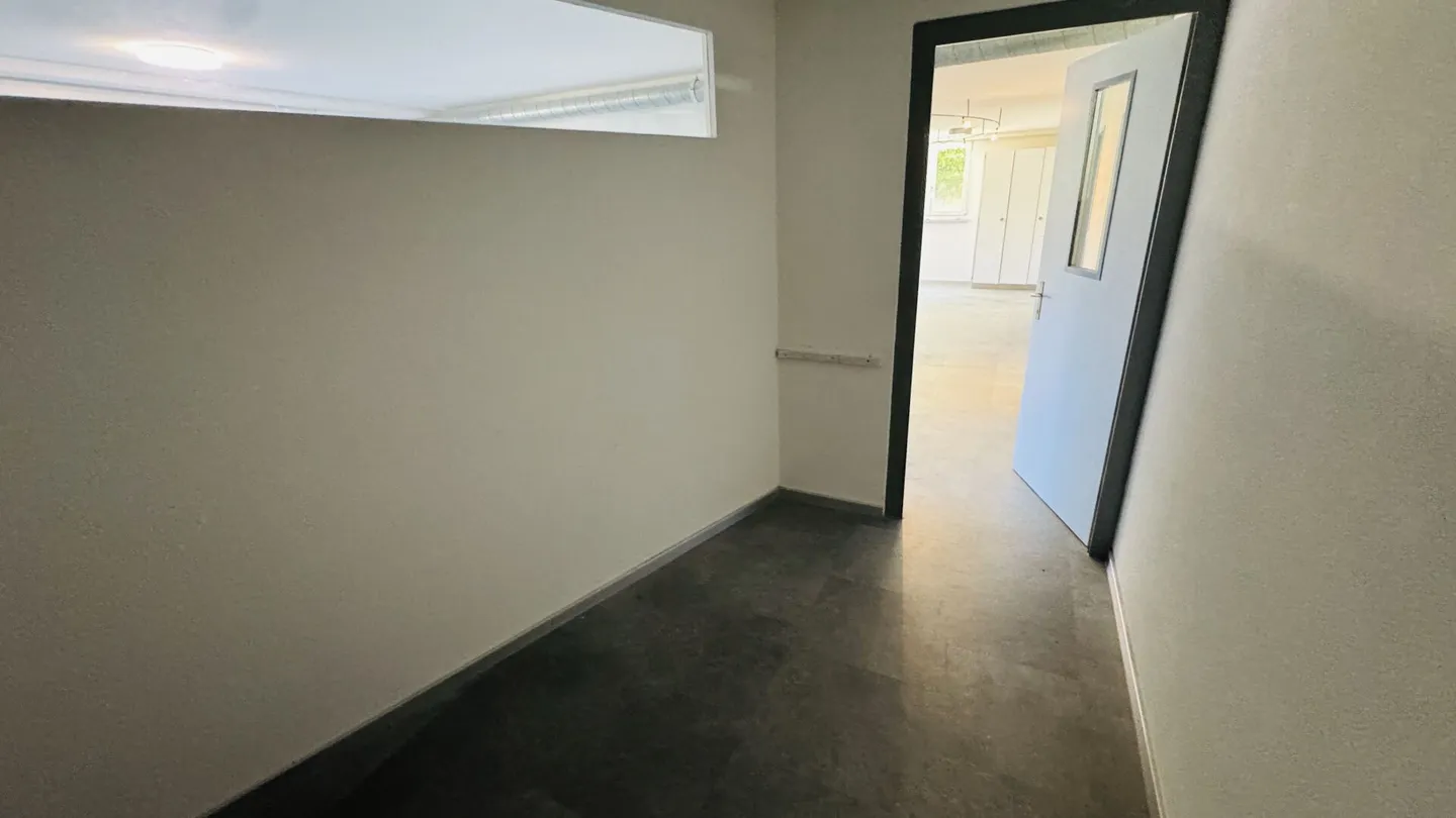 Top commercial space on the ground floor with visitor parking & bus at the door - Photo 10 of 17