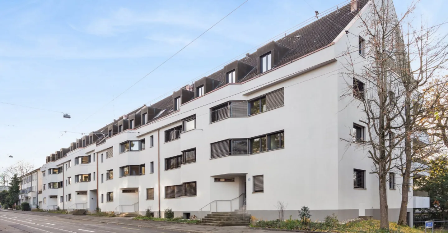 Vivre confortablement dans le quartier populaire de Gellert - Photo 1 sur 6