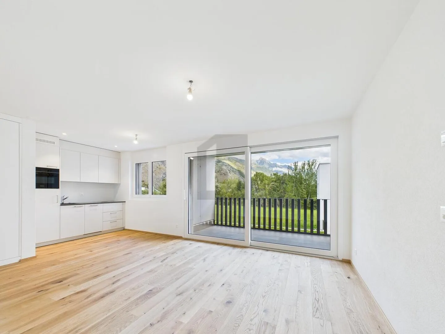 A STYLISH LIVING DREAM FOR THE DISCRIMINATING - Photo 1 of 6