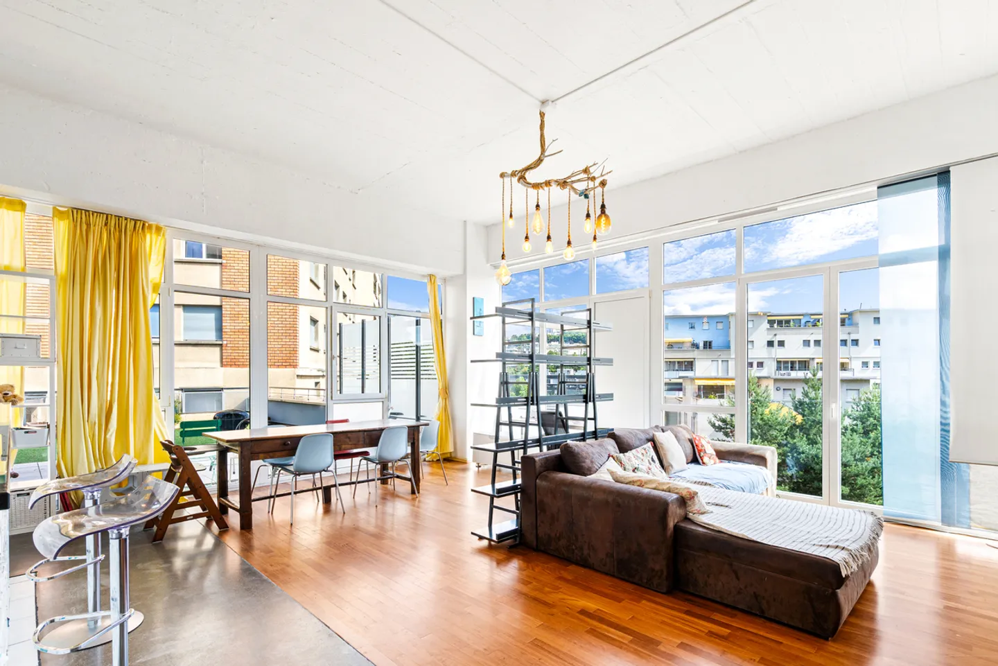 Loft of Superlatives with 120 m² Terrace in the City Center - Photo 2 of 12
