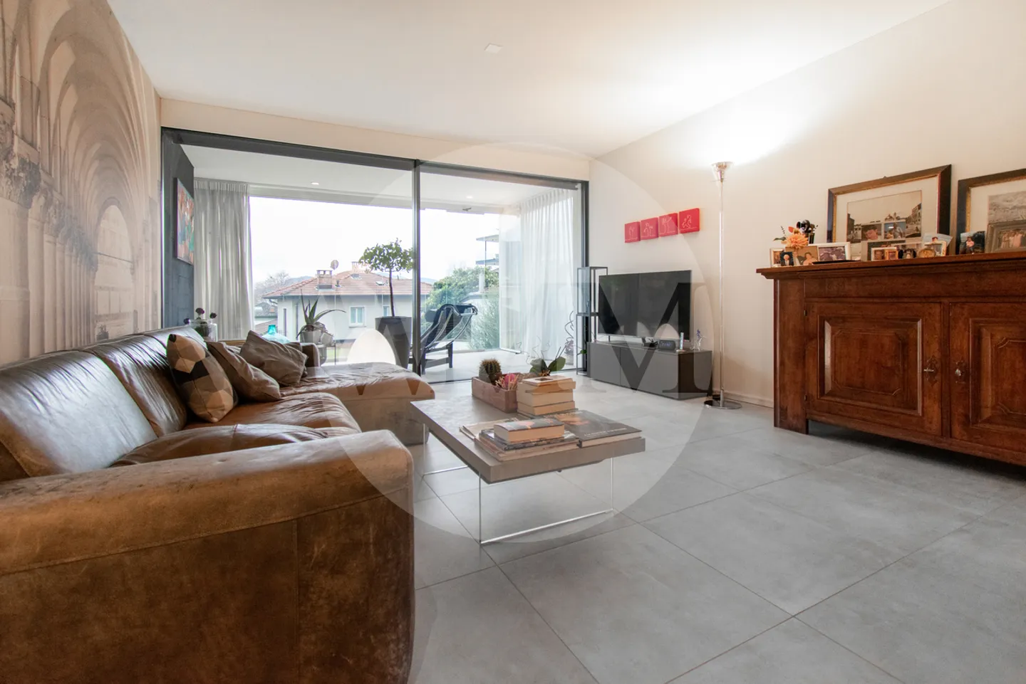 «MODERNE WOHNUNG MIT OFFENER SICHT» - Foto 1 von 12