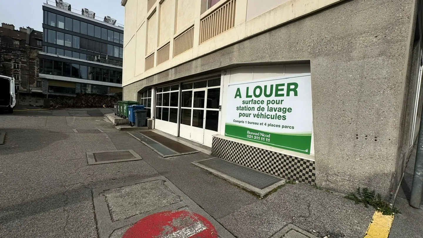 Immeuble mixte à louer - Photo 3 sur 3