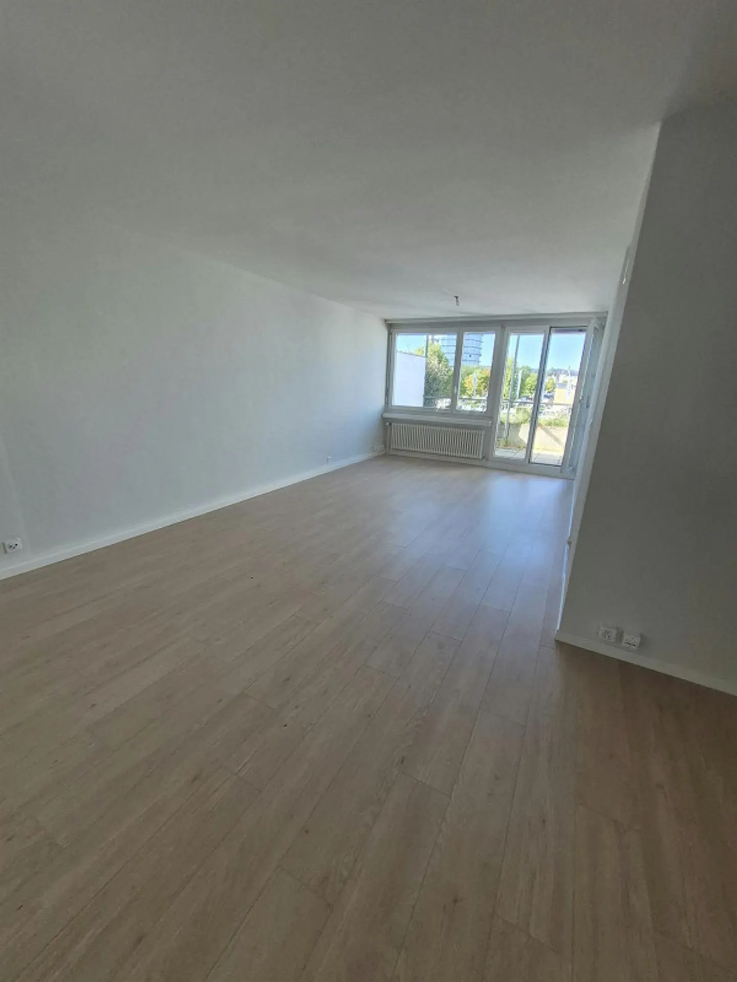 Attractive 2-room apartment with top connections - Photo 4 of 10
