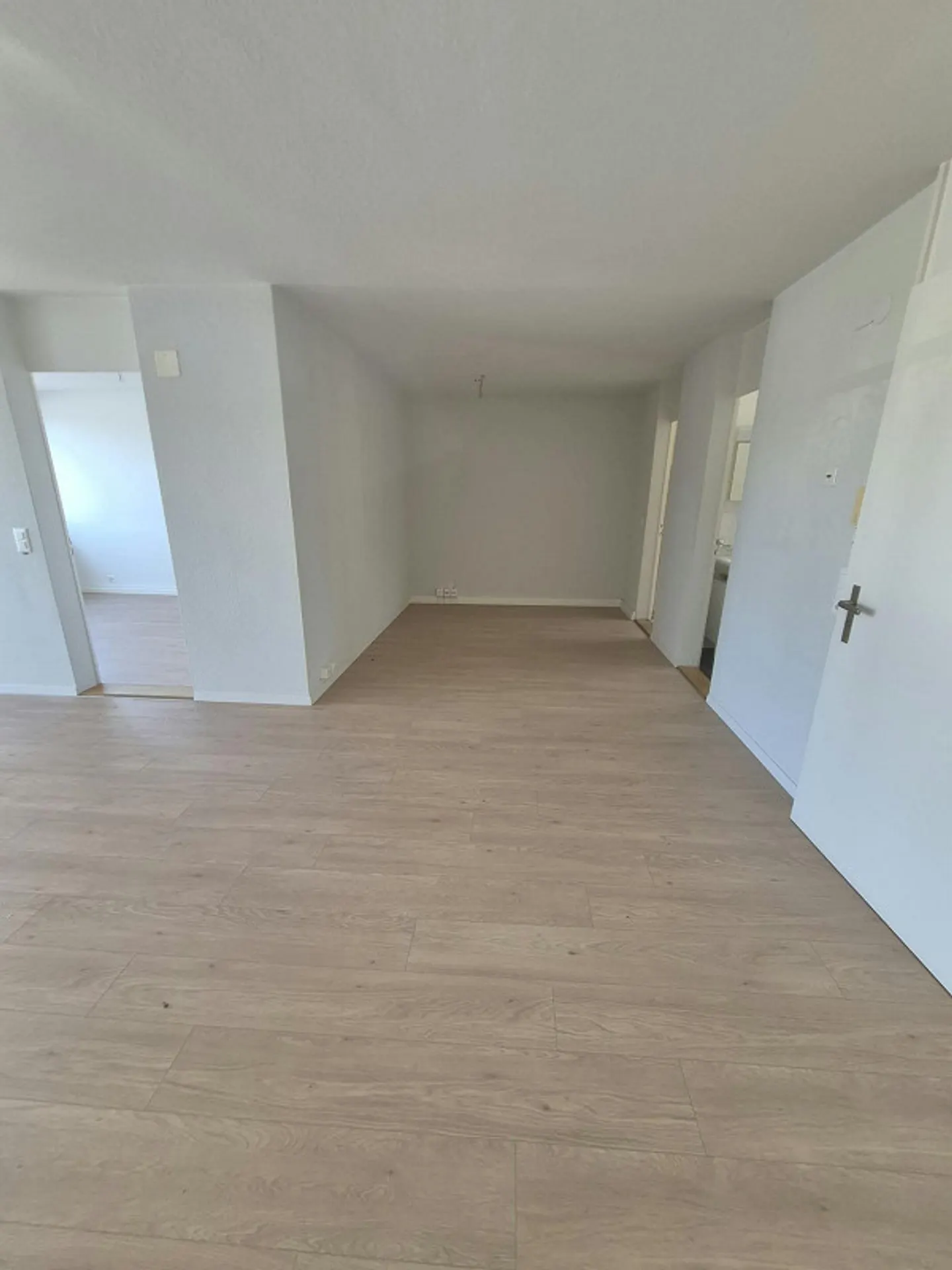 Attractive 2-room apartment with top connections - Photo 5 of 10
