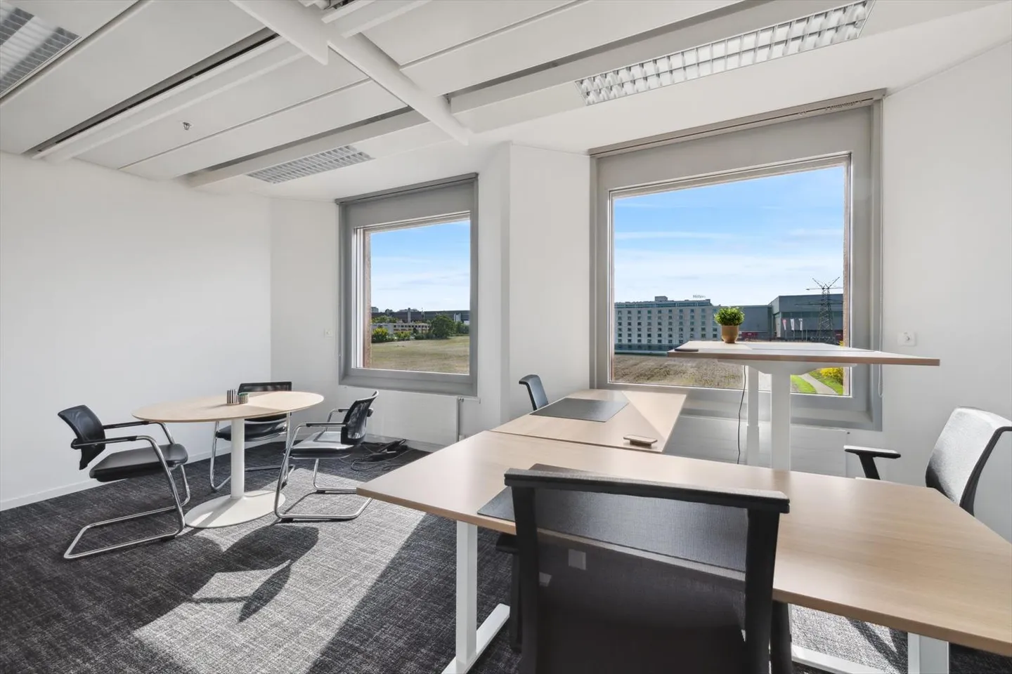 Office 1 room - Photo 2 of 15