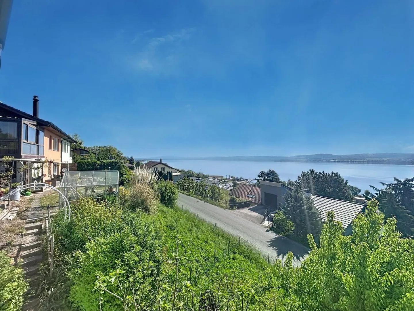 Charming House with Lake View - Photo 3 of 11