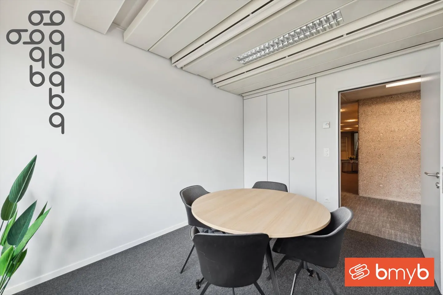 Office 1 room - Photo 9 of 15