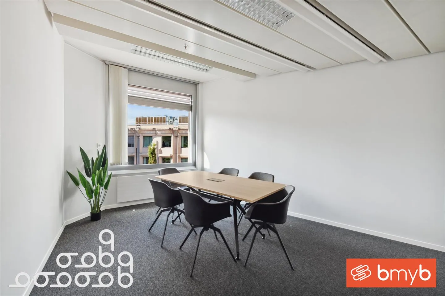 Office 1 room - Photo 10 of 15