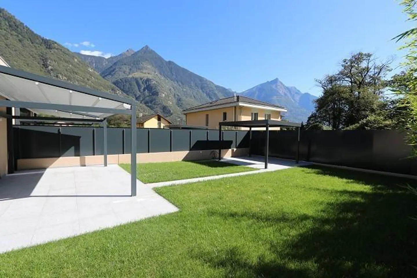Villa luxueuse avec vue sur les montagnes - Photo 3 sur 19