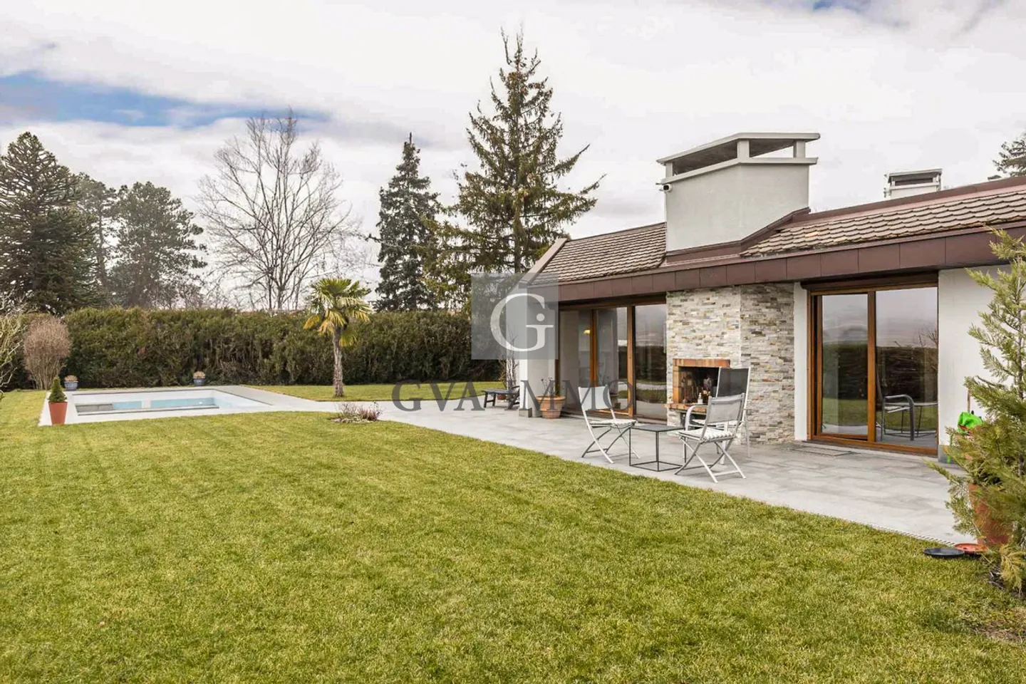 Spaziosa villa ristrutturata con piscina e vista - Foto 4 di 5