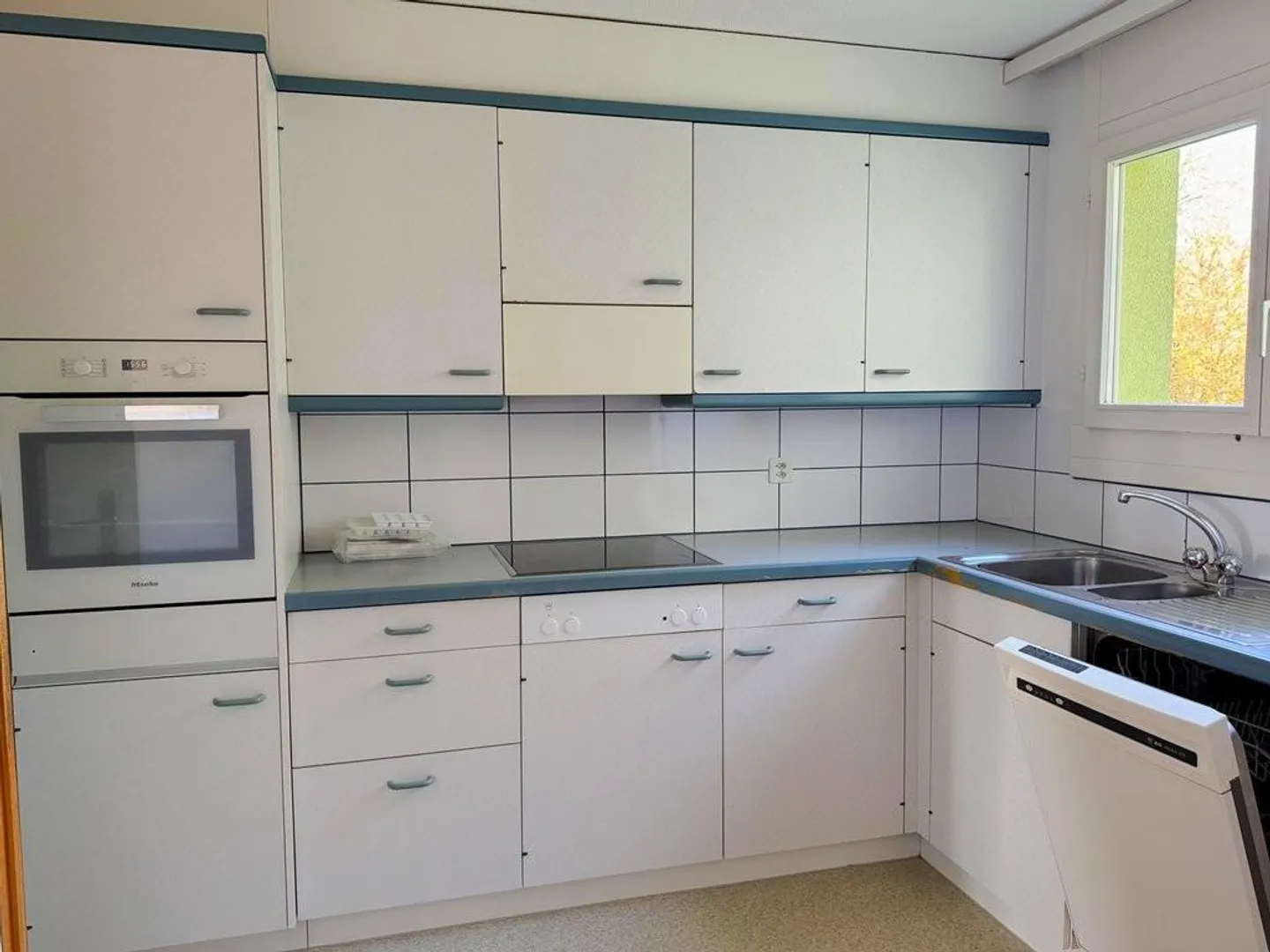 Appartement spacieux de 4,5 pièces dans un emplacement calme à Zollikofen - Photo 2 sur 10