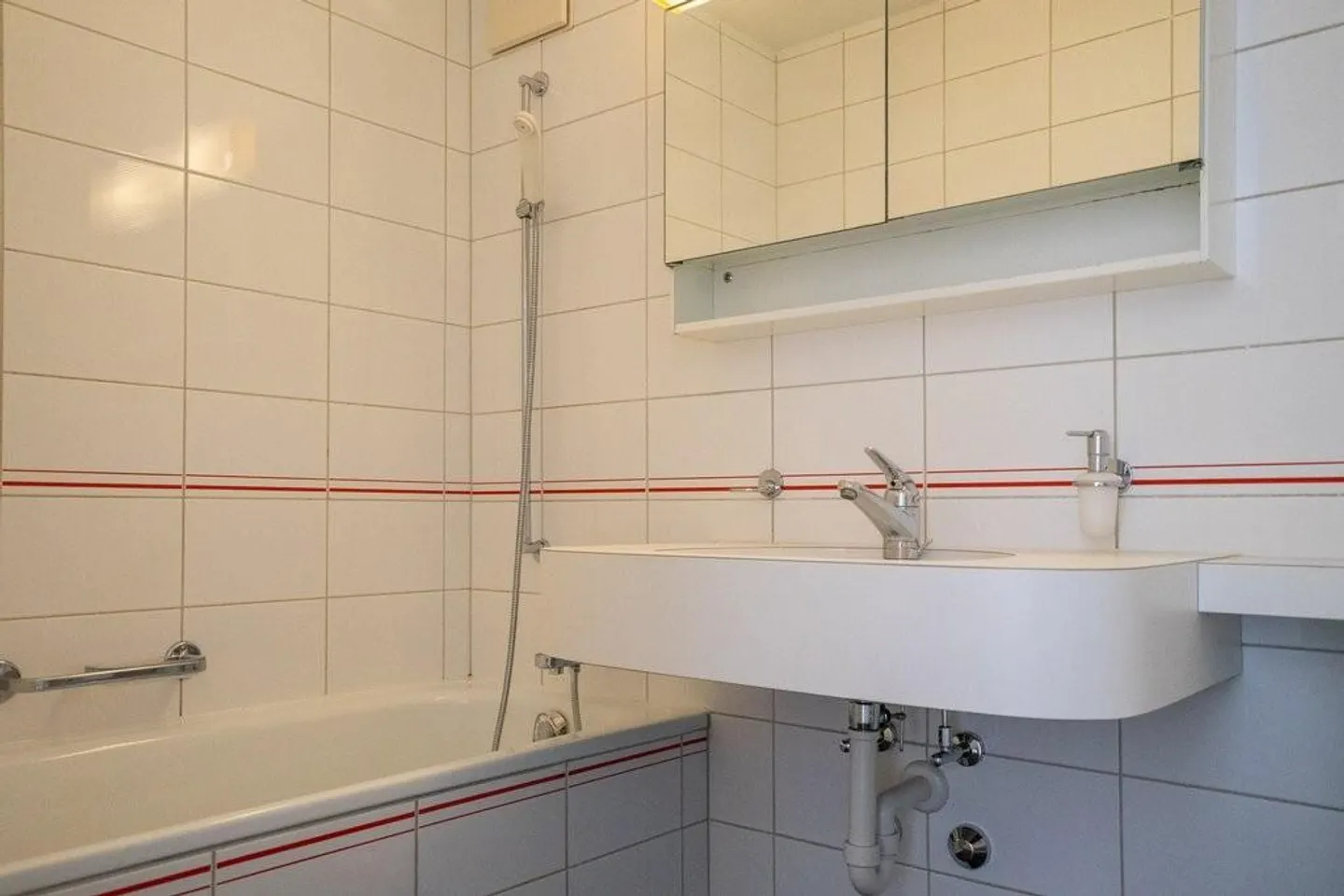 Appartement spacieux de 4,5 pièces dans un emplacement calme à Zollikofen - Photo 8 sur 10