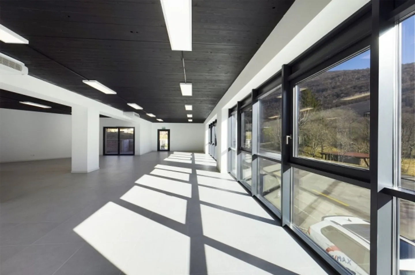 «Nuovissimo Commercial Stabile» - Foto 8 di 13