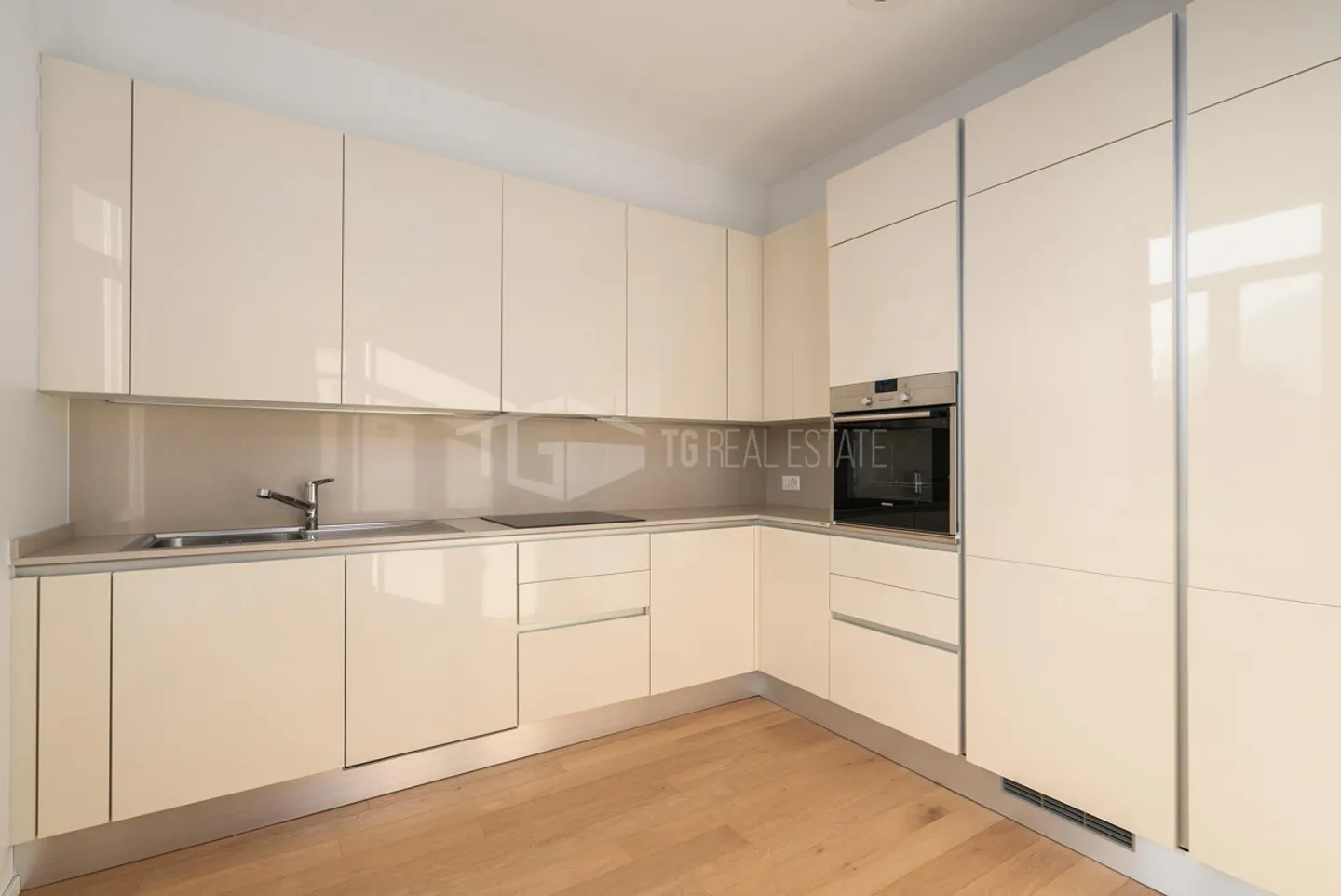 Elegant Office in a Historic Building - Photo 9 of 12