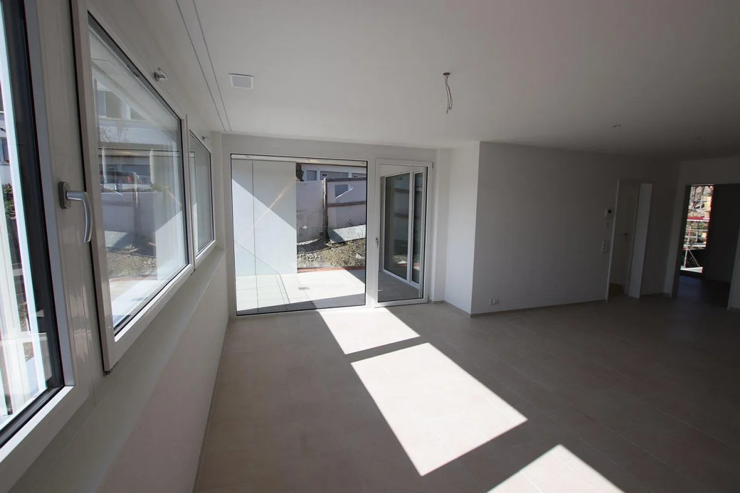 Zentrale 3½ Zimmer-Wohnung 3. OG (C403) - Foto 4 von 11